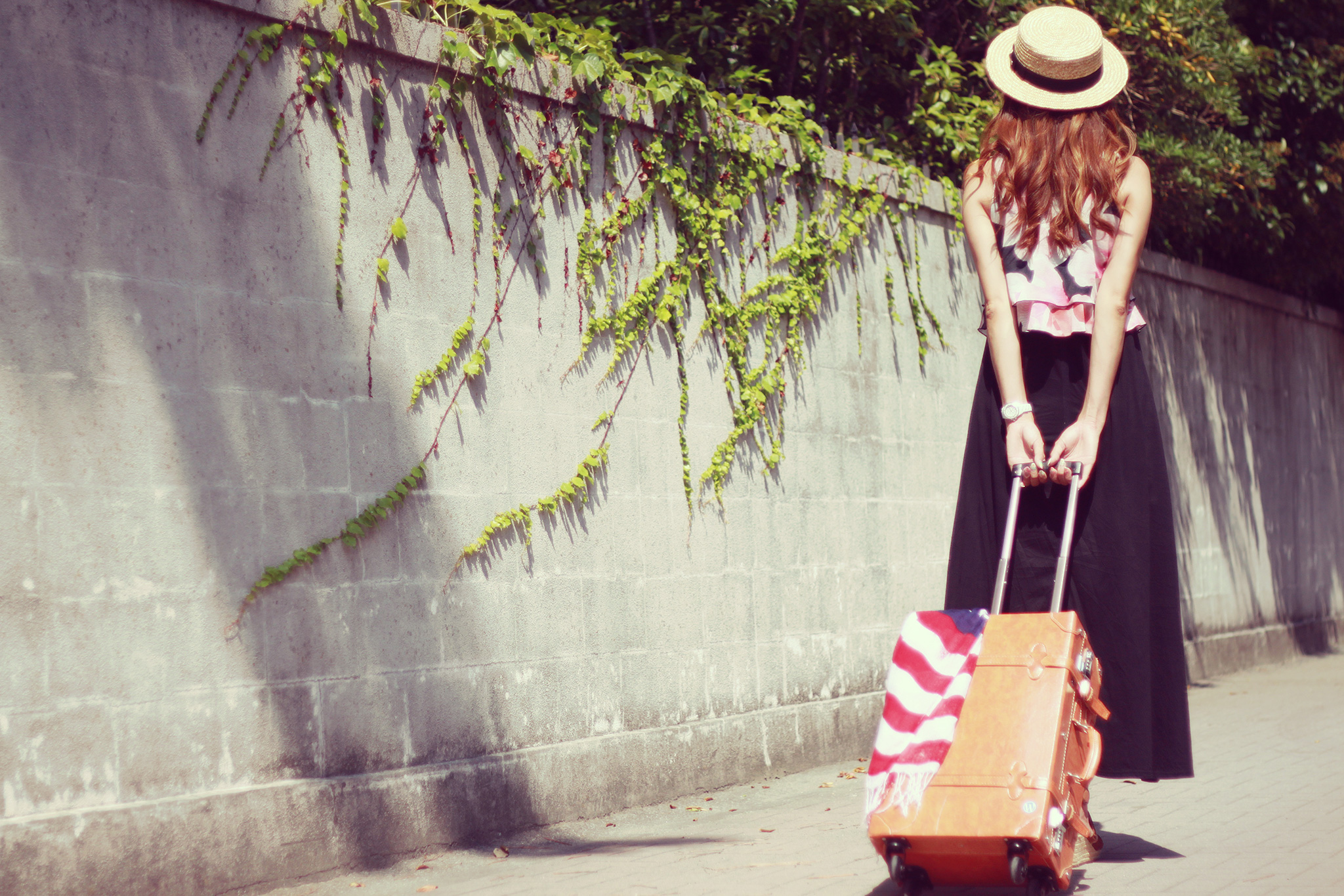 suitcase_girl